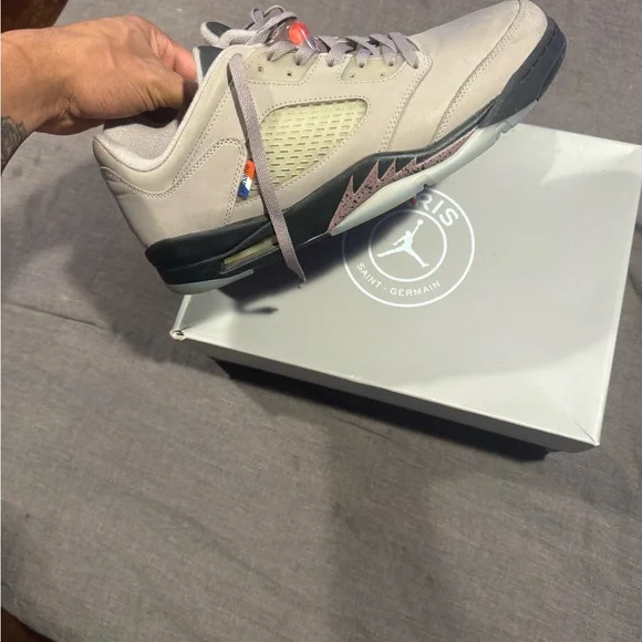 Jordan 5 low Paris display picture 2